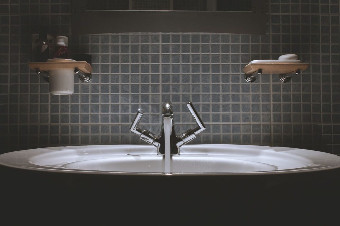 Czy odpowiednia umywalka może zmienić wystrój łazienki?