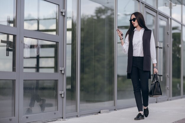 Jak wybrać idealne drzwi automatyczne do swojego domu?